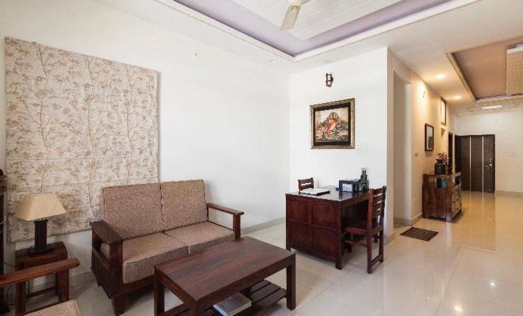 White Tulips Home Stay Jaipur Dış mekan fotoğraf